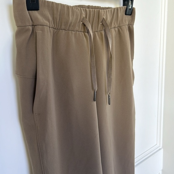Lululemon Stretch High-Rise Cropped Ankle Pants 2 xsmall Luxtreme tan Beige 23” - Picture 3 of 8